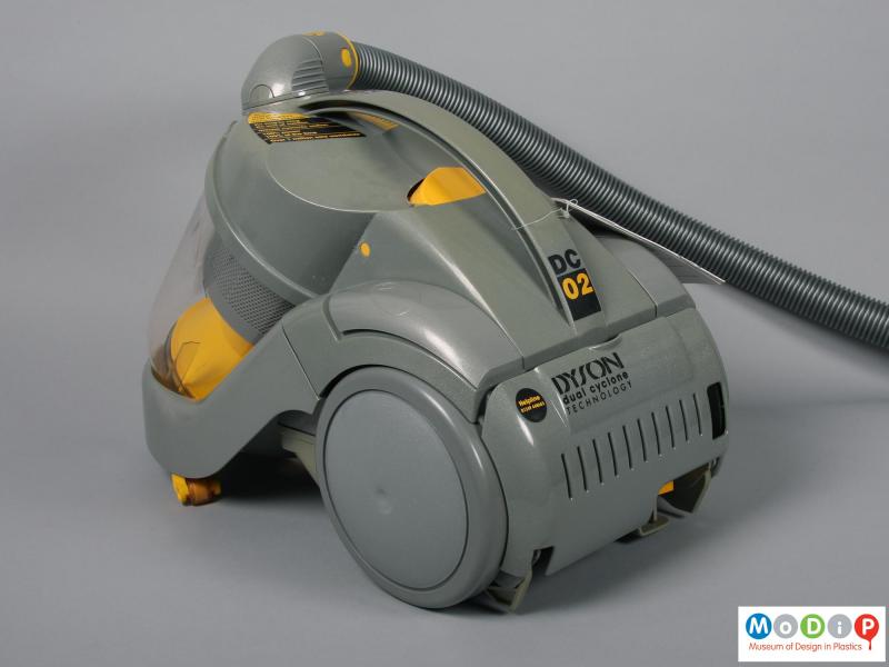 Dyson DC02 vacuum cleaner | Museum of Design in Plastics