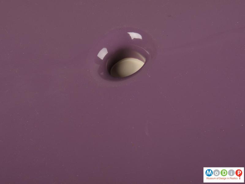 Close view of a lid showing the smooth surface.