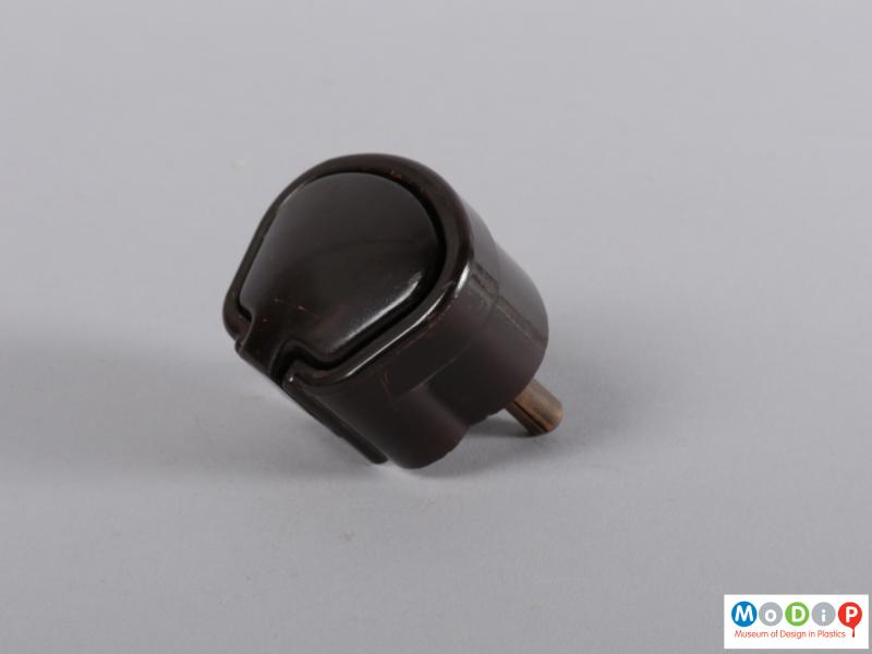 Side view of a plug showing the depth of the case.