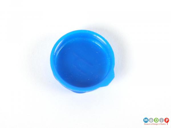 Top view of a Smarties lid showing the plain surface.