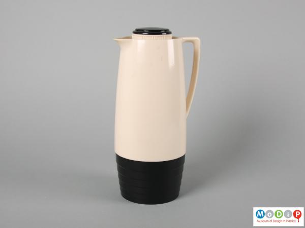 Side view of a vacuum jug showing the two tone colour scheme.
