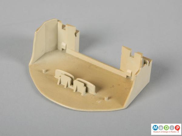 Top view of a moulding example showing the front end.