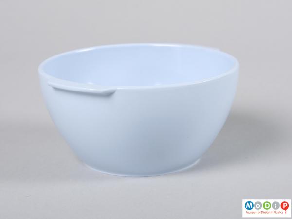 Side view of a bowl showing the handles.
