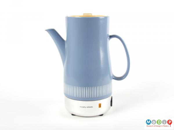 Side view of a coffee pot showing the white line pattern.