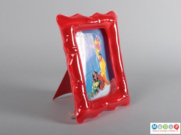 Side view of a photograph frame showing the depth of the inflated section.