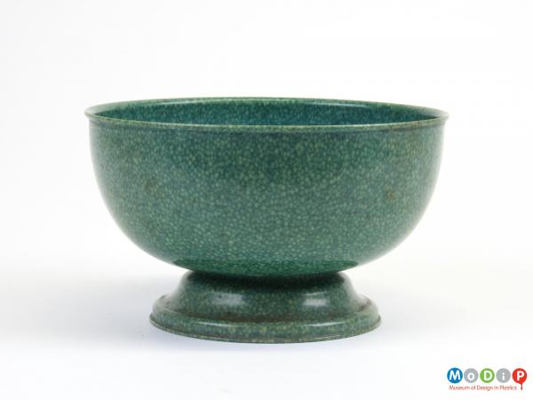 Side view of a fruit bowl showing the shagreen patterning.