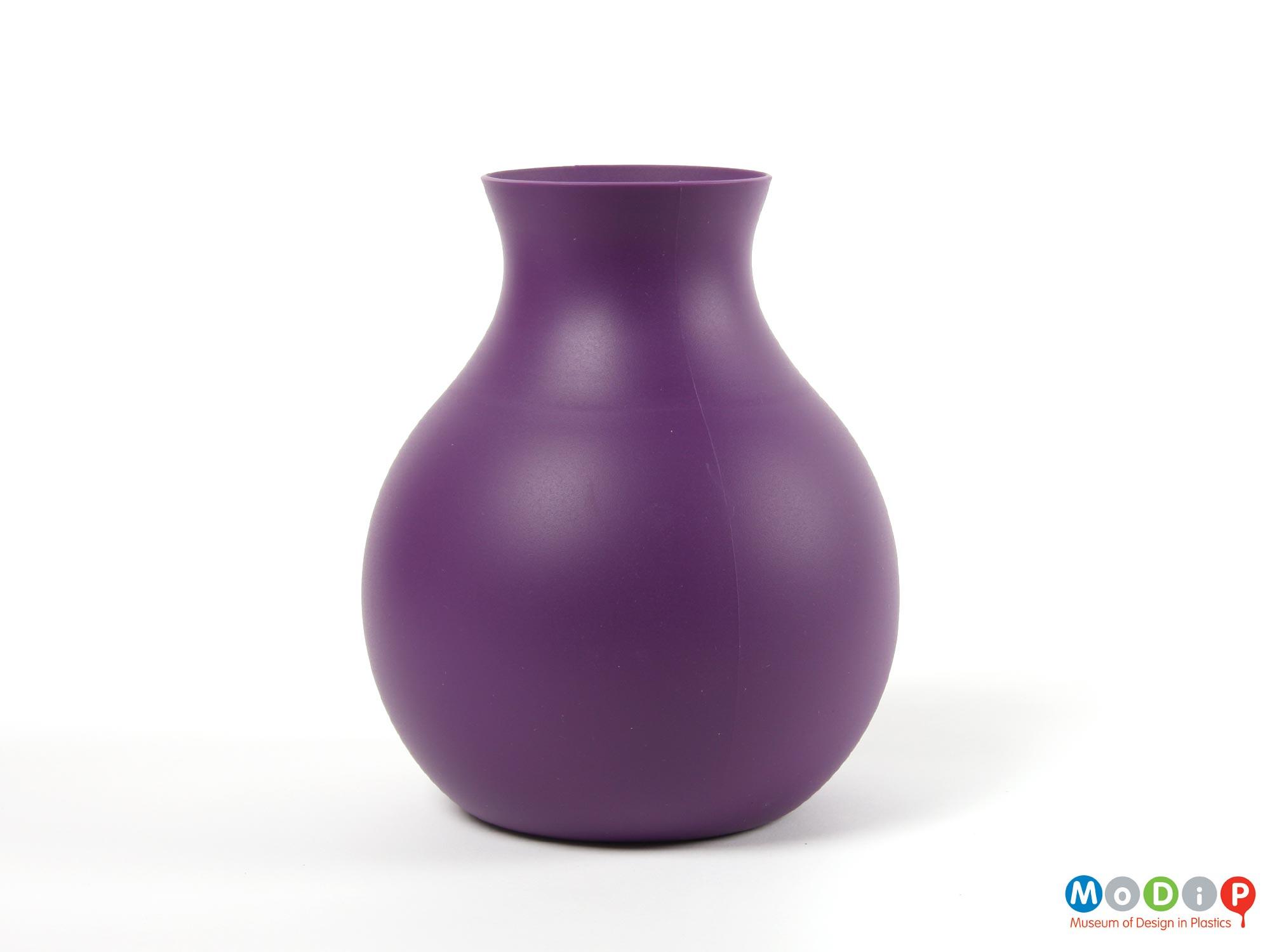 Rubber vase, large | Museum of Design in Plastics