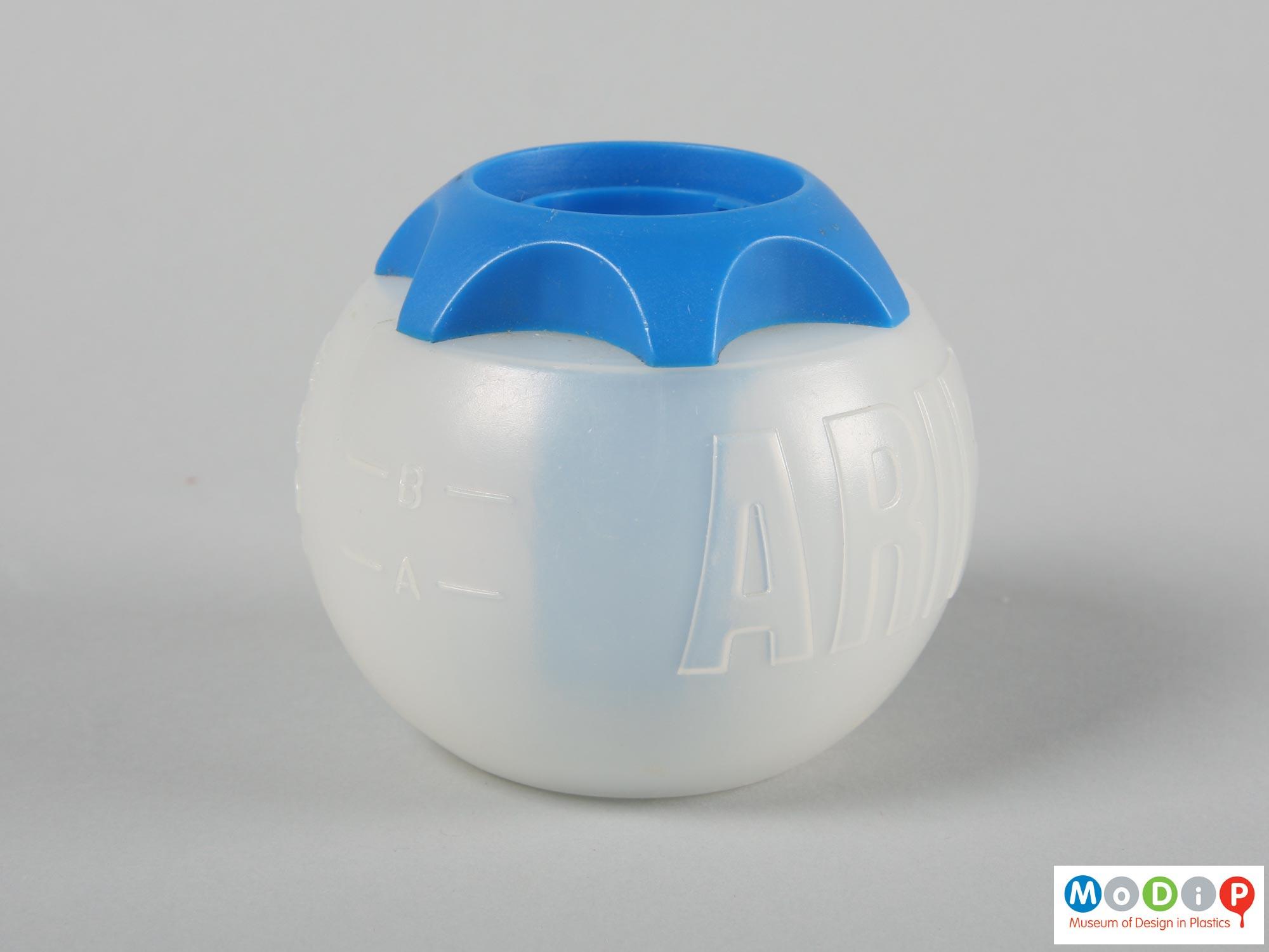 Ariel dispenser ball | Museum of Design in Plastics