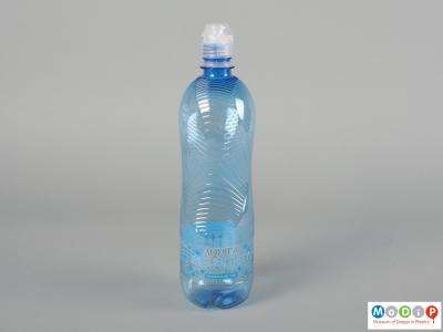 Side view of a Aquila Aquagym bottle showing the ergonomic shape and grippy texture.